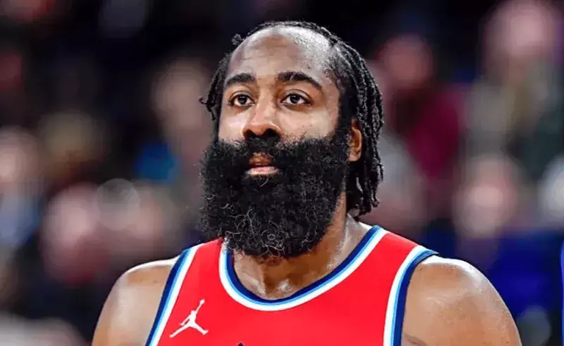 快船主场102-105不敌老鹰